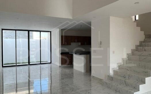 CASA EN VENTA EN FRACC. LOMAS DE LA RIOJA